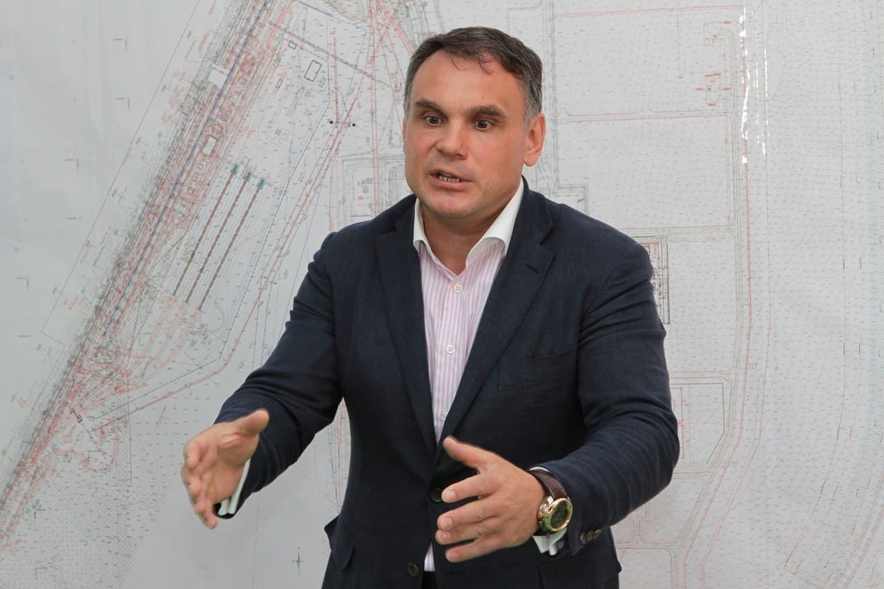 "Friendship" will be released to Yuri Novozhilov and Alexei Taicher sideways "Friendship" will be released to Yuri Novozhilov and Alexei Taicher sideways