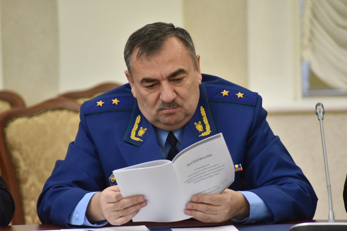 "Papa Boss": a bench was knocked out from under Strukov "Papa Boss": a bench was knocked out from under Strukov