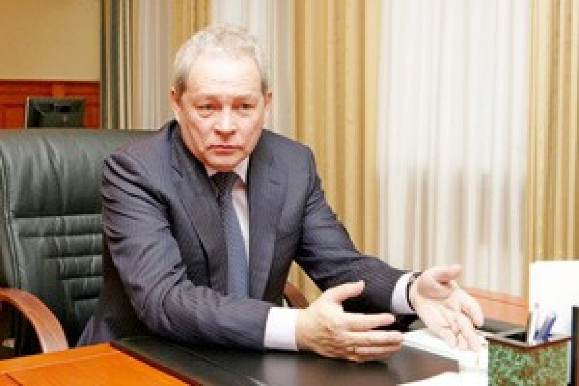 Басаргин "загнал" сирот в "бараки"?