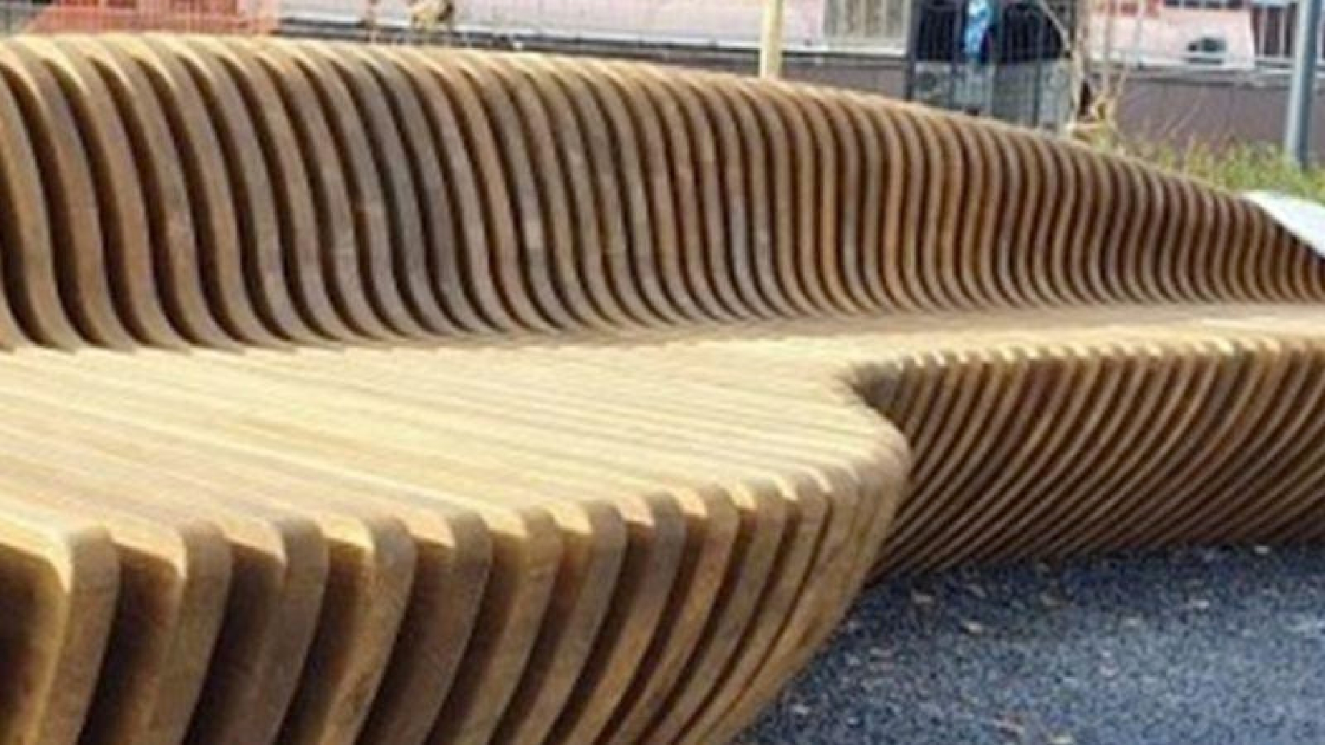 Под Ивановском установили ультрадорогие скамейки