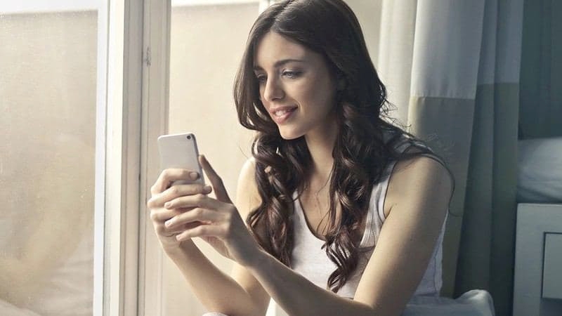 Девушка узнала, почему ее парень убегает ночью