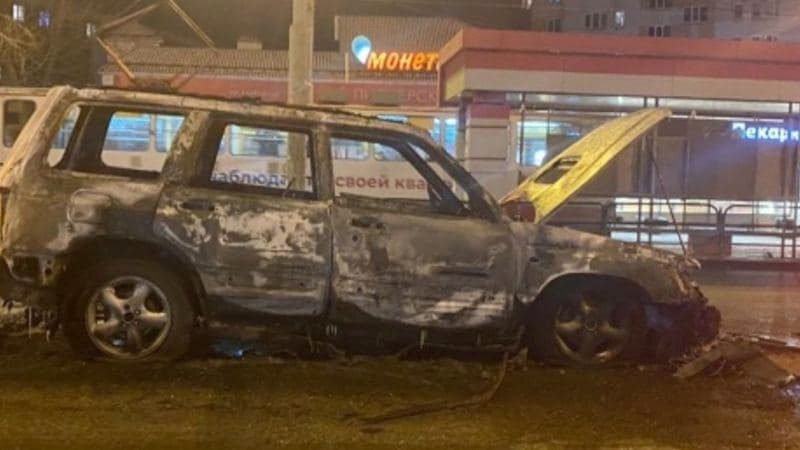 Пьяный мститель сжег машину любовницы