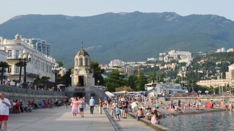 В Ялте восстанавливают электроснабжение