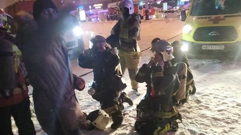 В Екатеринбурге горит 23-этажка, есть пострадавшие