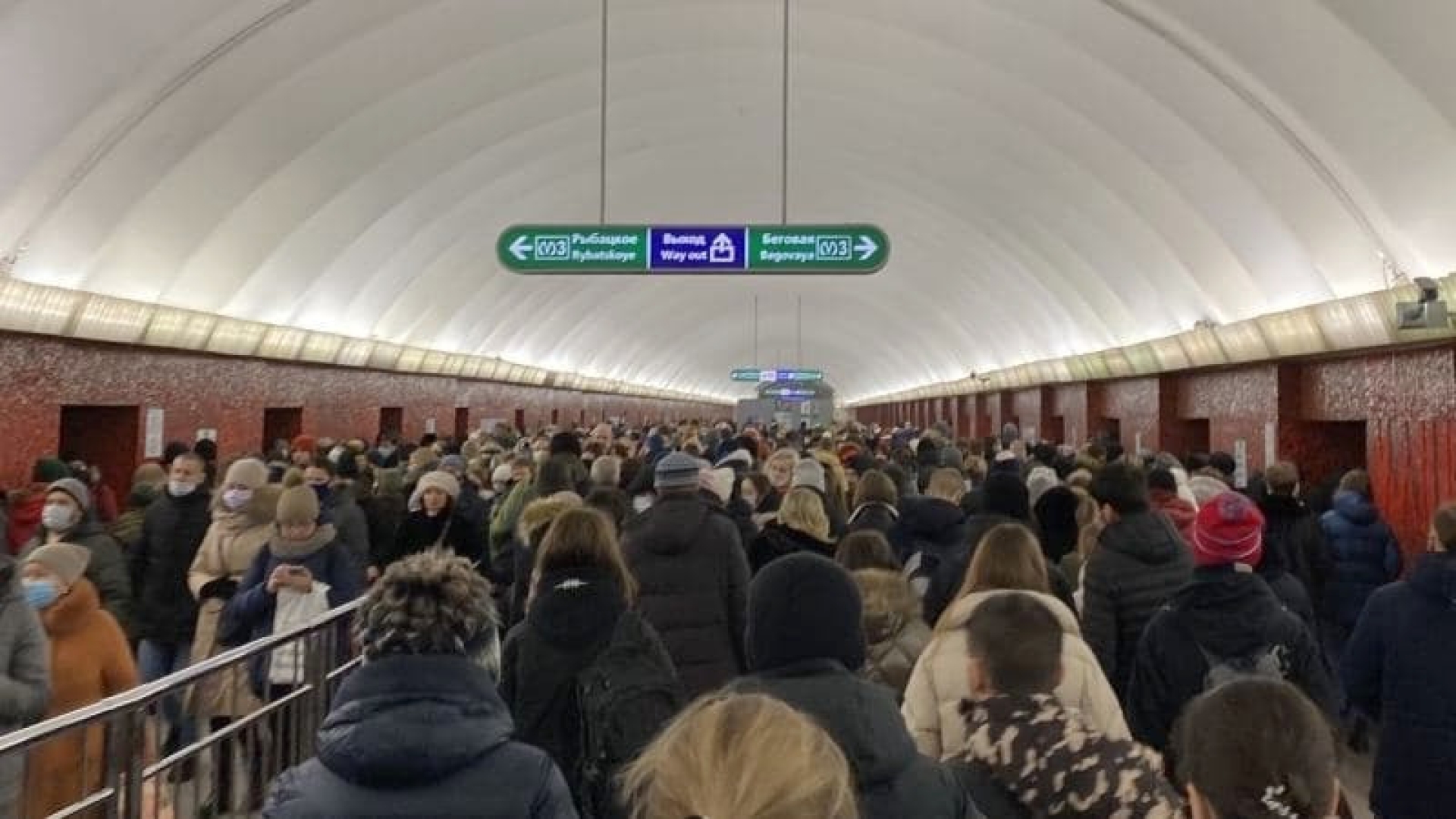 Линию петербургского метро полностью закрыли