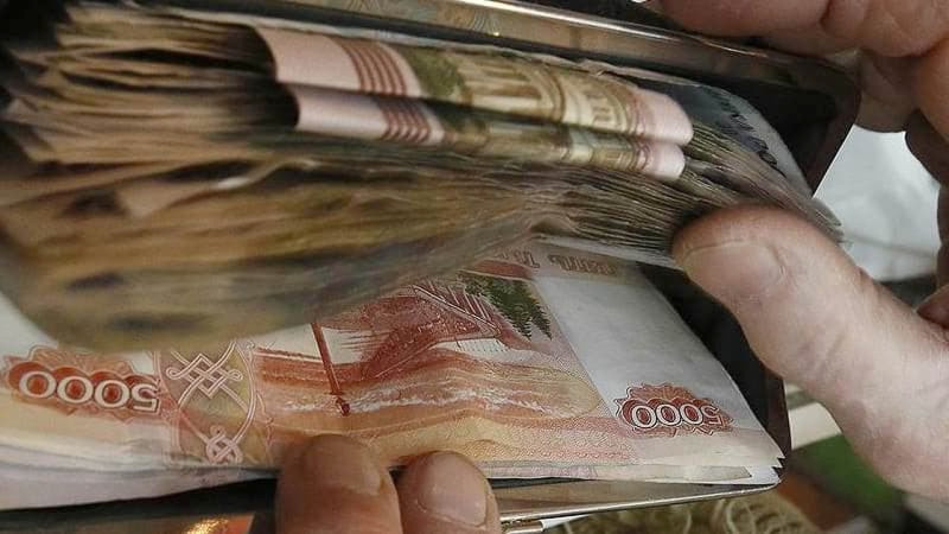 В России за неделю "исчезли" 200 тысяч безработных