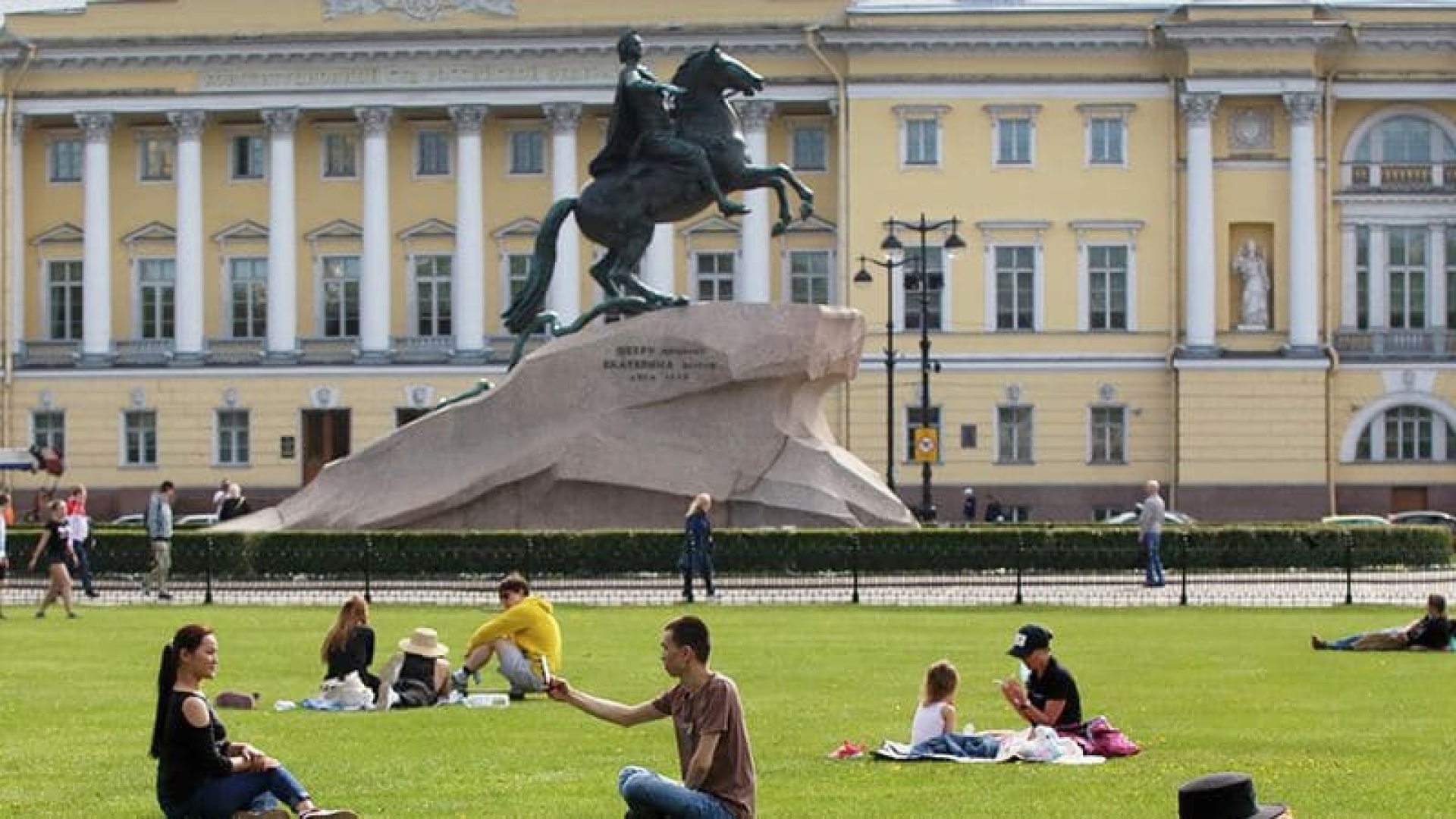 Депутаты назовут Почетных граждан Петербурга