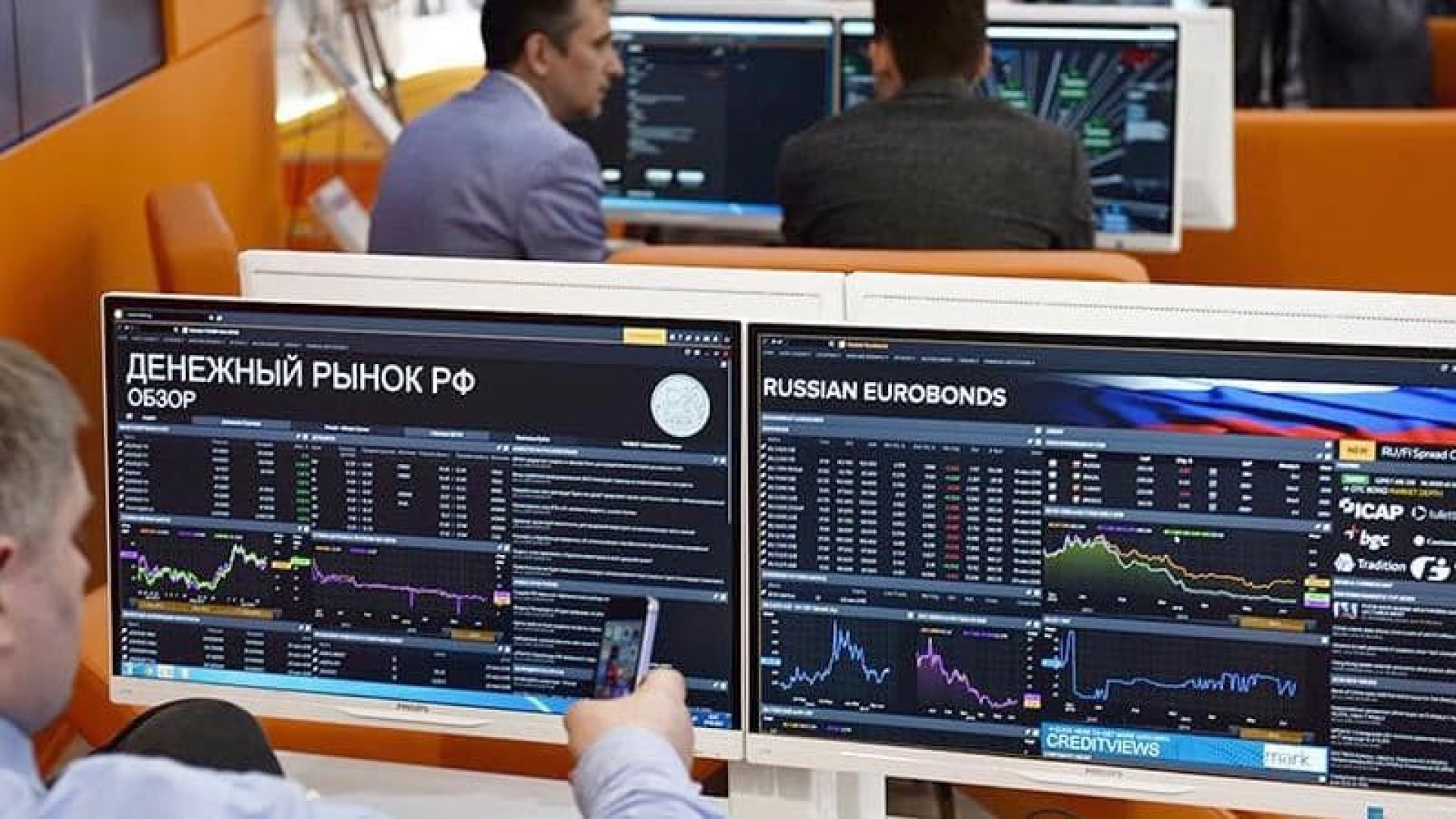 Мосбиржа хочет запустить вечерние торги ОФЗ и евробондами