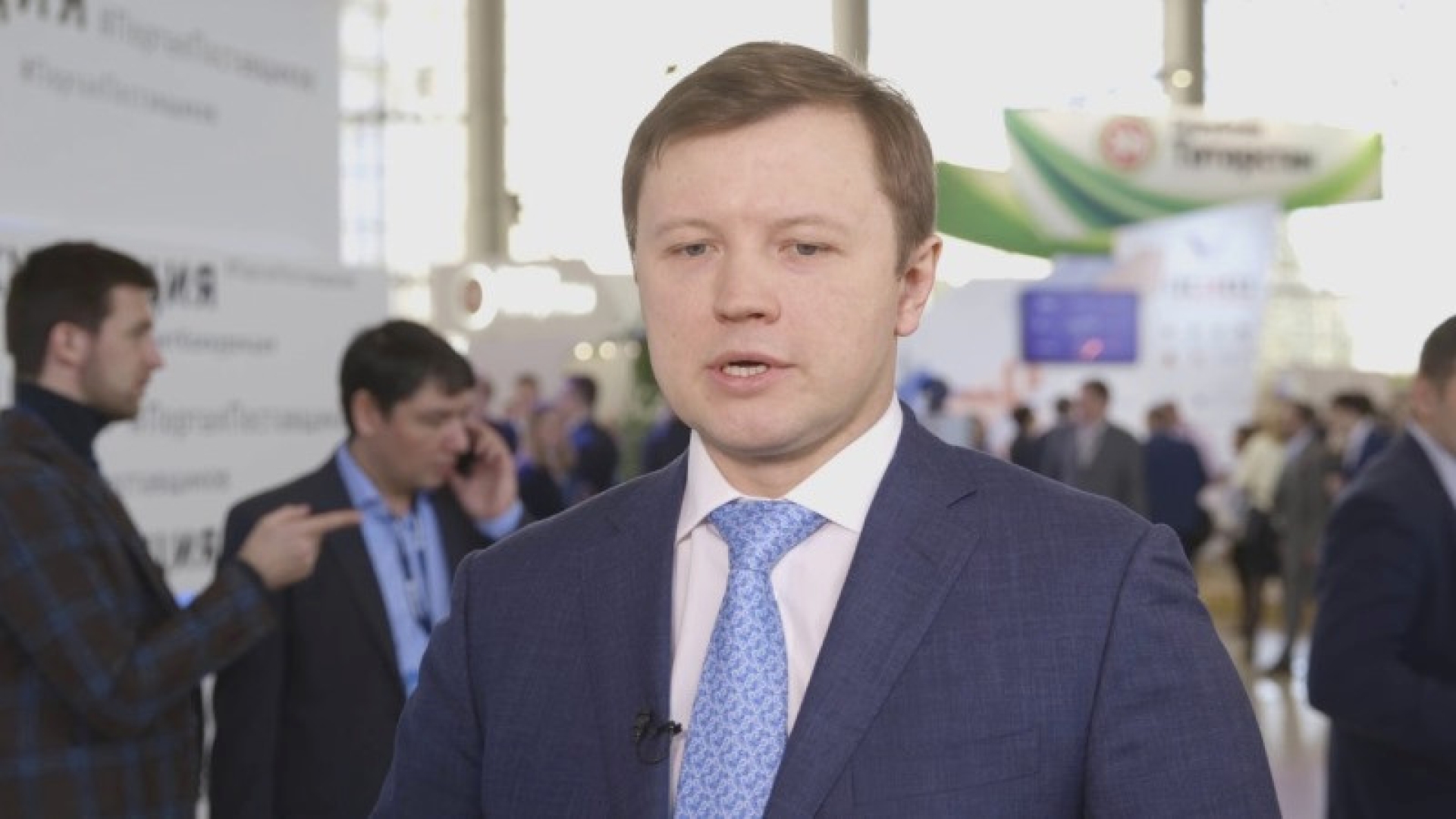 Заммэра Владимир Ефимов: "Зеленые" облигации Москвы впервые включены в Список ценных бумаг Люксембургской биржи