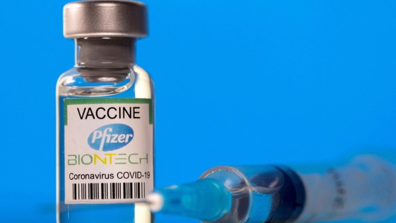В США одобрили третью прививку Pfizer людям из категории риска