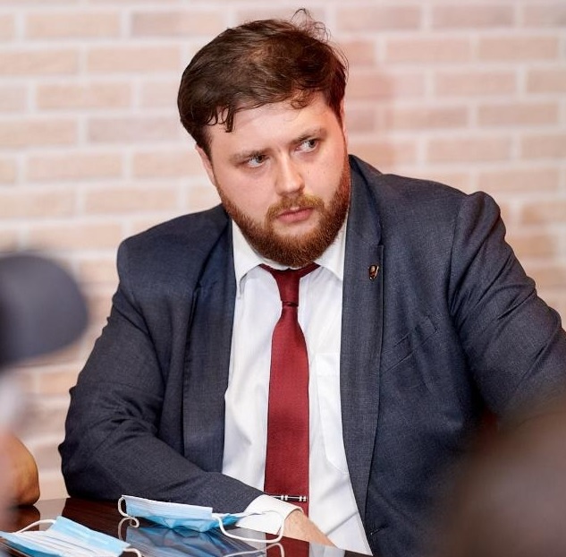 "Поматросили и бросили": лидеры КПРФ по звонку от главы Башкирии отреклись от защиты медиков "Поматросили и бросили": лидеры КПРФ по звонку от главы Башкирии отреклись от защиты медиков