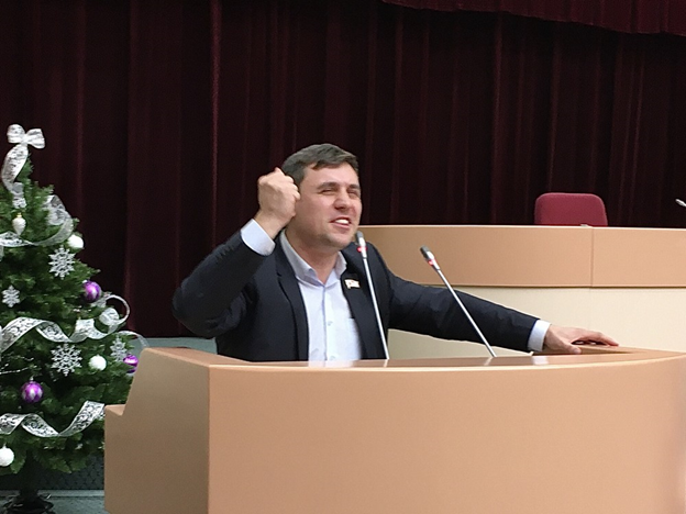 "Громоотвод" Бондаренко: для КПРФ пиар важнее эффективной работы?