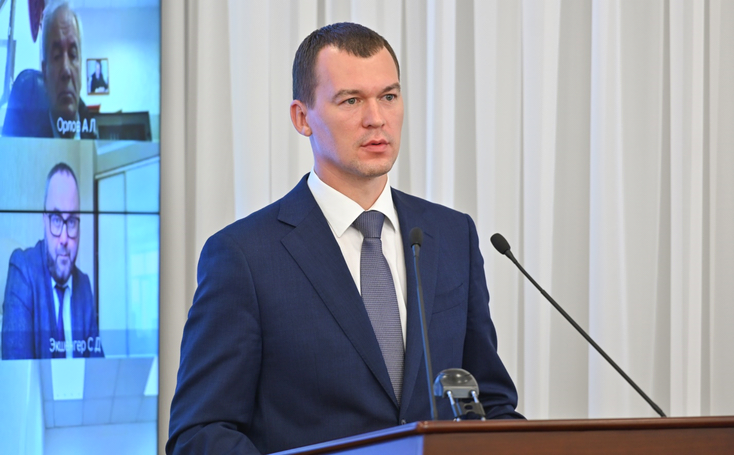 "Соколы" у "кормушки": борьба за политическое наследие Жириновского "Соколы" у "кормушки": борьба за политическое наследие Жириновского