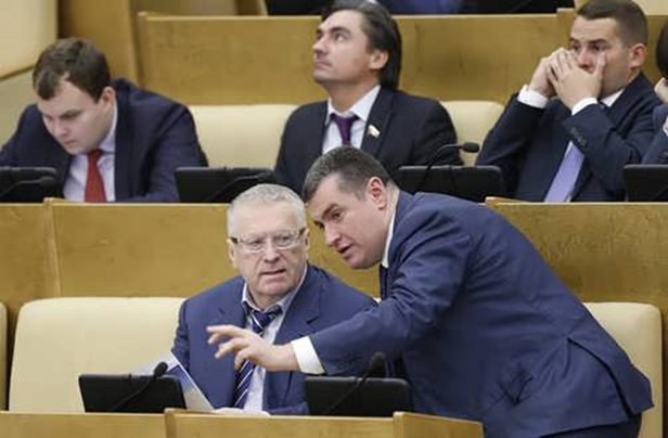 "Сокол" Слуцкий на взлете: старые скандалы "подрежут крылья"? "Сокол" Слуцкий на взлете: старые скандалы "подрежут крылья"?