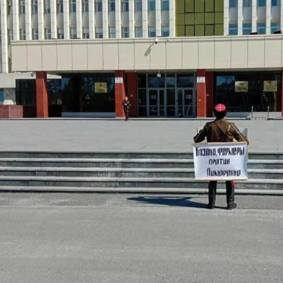 Лошадь знает: куда ушли 40 млн рублей, предназначенных для казачества, Виталий Лимаренко знает, но молчит Лошадь знает: куда ушли 40 млн рублей, предназначенных для казачества, Виталий Лимаренко знает, но молчит