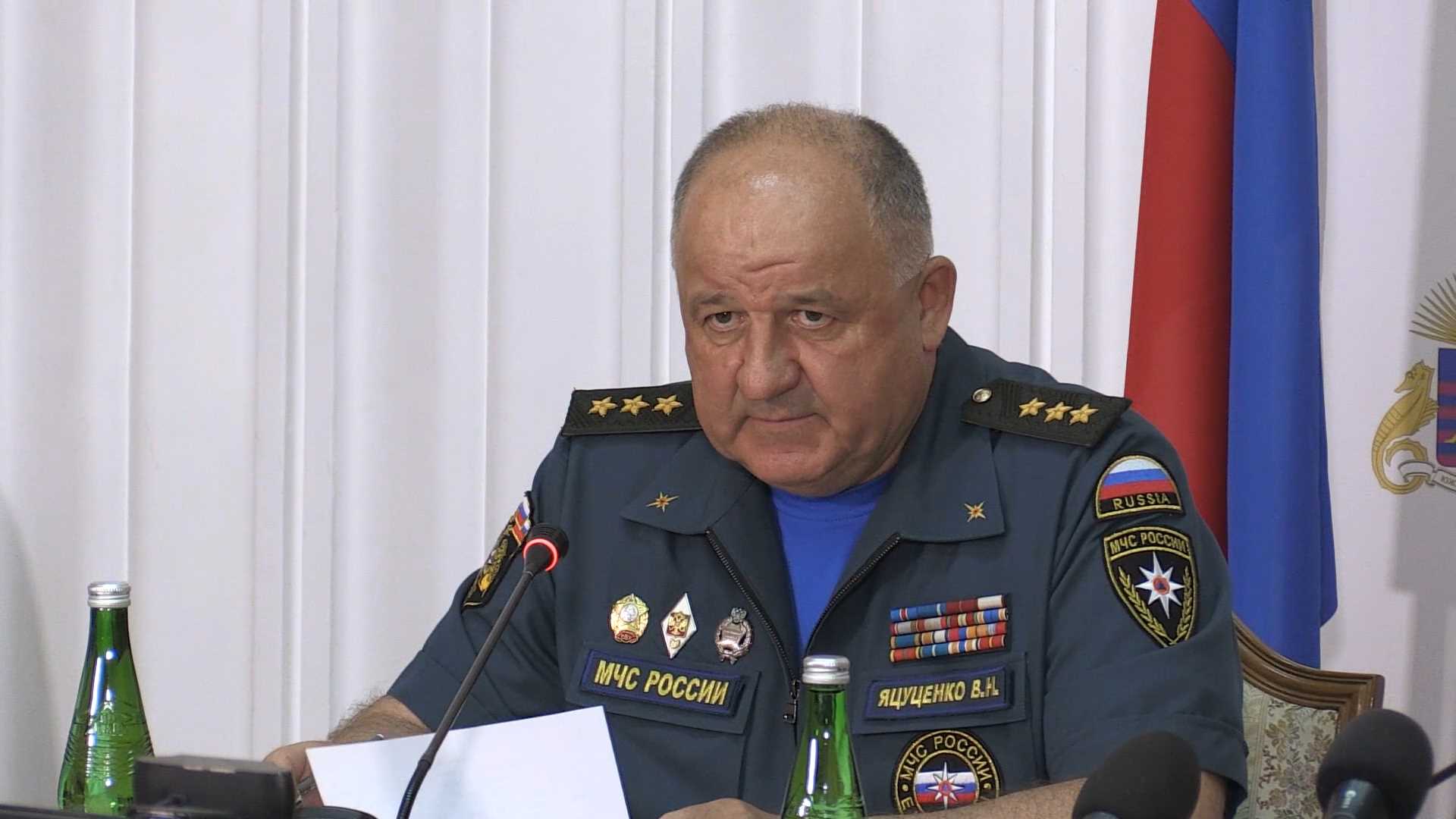 Недосидел не "чемоданчике": странный заместитель генерала Чуприяна уволен из МЧС Недосидел не "чемоданчике": странный заместитель генерала Чуприяна уволен из МЧС