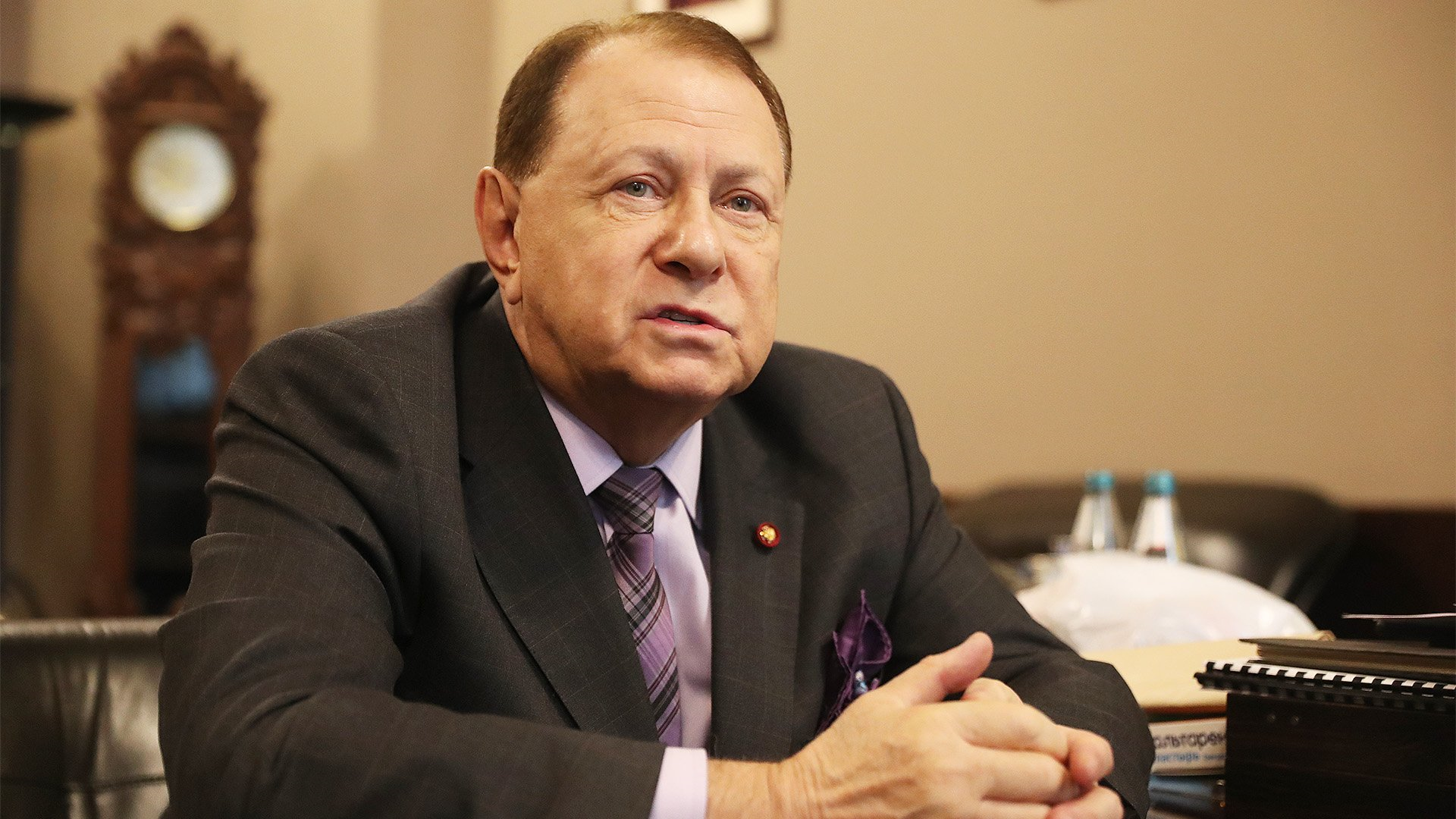 Дочь за отца: Марк Варшавер запутал "Ленком" после смерти Марка Захарова в скандалах и интригах Дочь за отца: Марк Варшавер запутал "Ленком" после смерти Марка Захарова в скандалах и интригах
