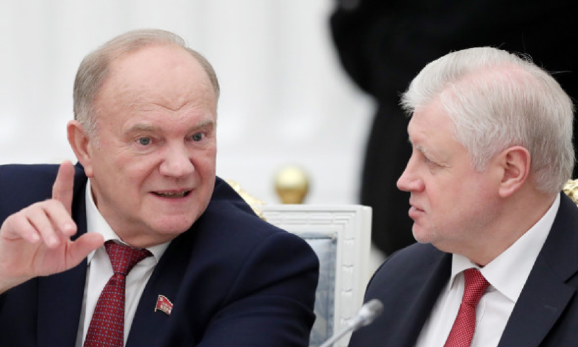 Зюганов назвал условие объединения со "Справедливой Россией — За правду"