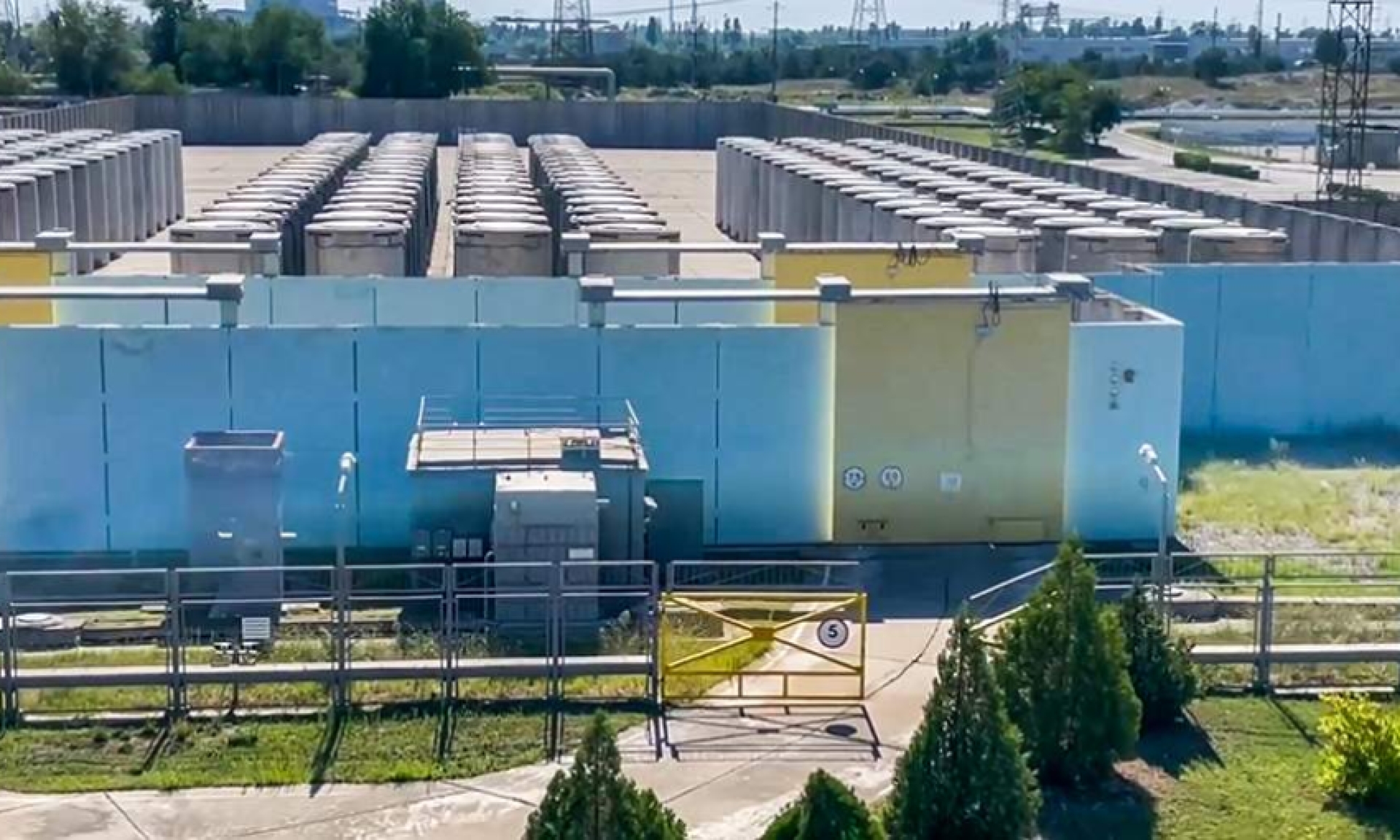 Украинские националисты второй раз за день обстреляли Запорожскую АЭС