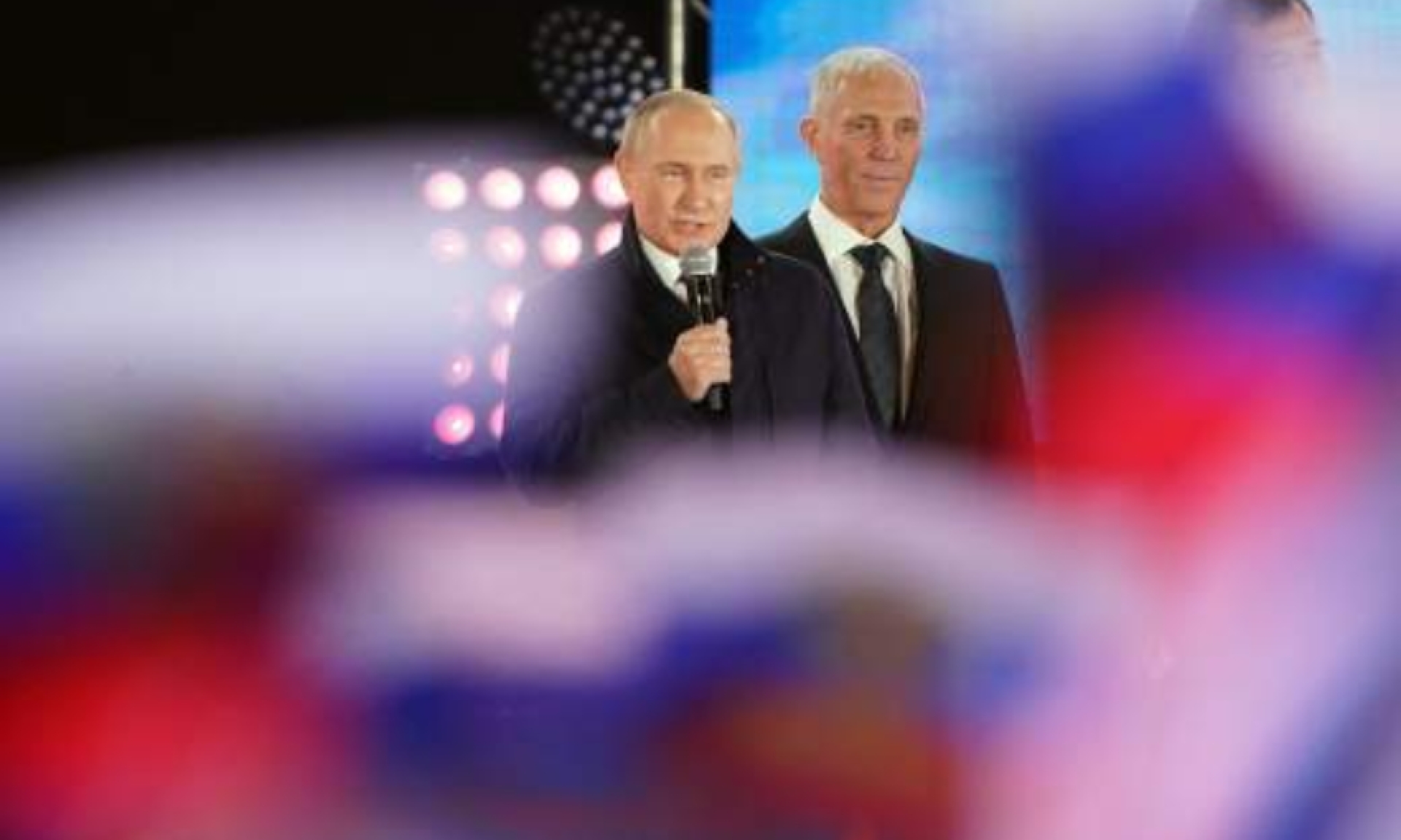 WP заявила о росте популярности идей Путина среди лидеров и населения западных стран