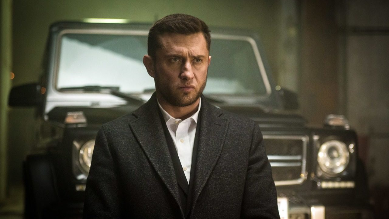 Между стримингом и ТВ: какие сериалы популярны в России сейчас? Между стримингом и ТВ: какие сериалы популярны в России сейчас?