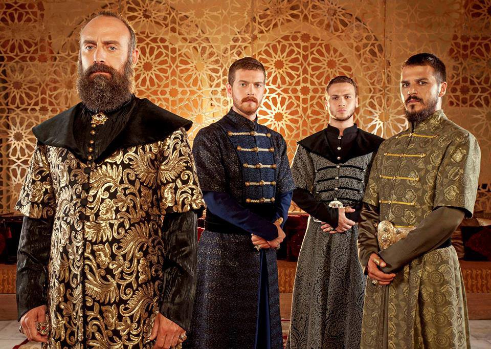 Между стримингом и ТВ: какие сериалы популярны в России сейчас? Между стримингом и ТВ: какие сериалы популярны в России сейчас?