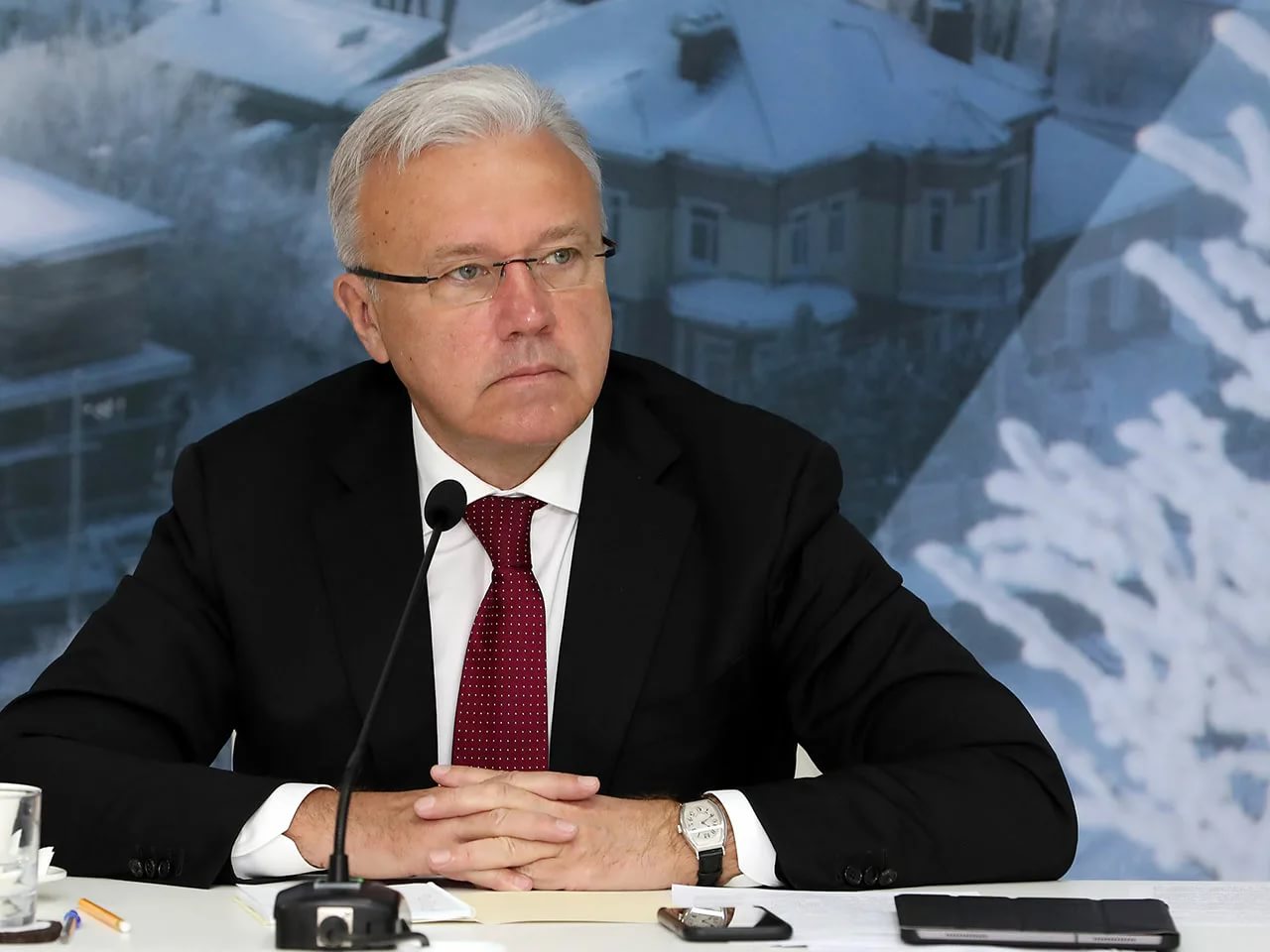 Личный писсуар мэра Логинова Личный писсуар мэра Логинова