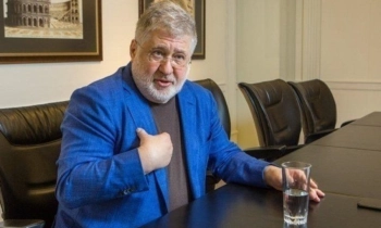 "Папика" Зеленского попросили на выход с вещами