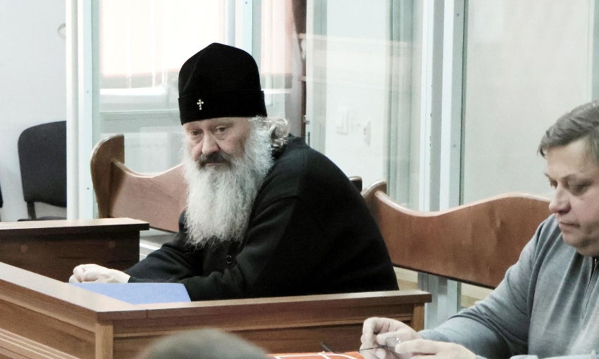 Бесы в деле: Арест, браслет, ссылка и власть… над умами верующих