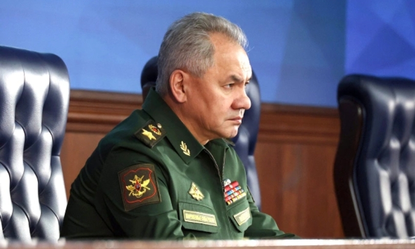 Шойгу посетил передовой пункт управления группировки войск "Восток" в зоне СВО