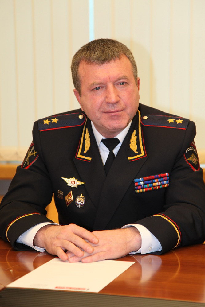 Полиция по-строгановски: Генерал полиции использует госслужбу как свою