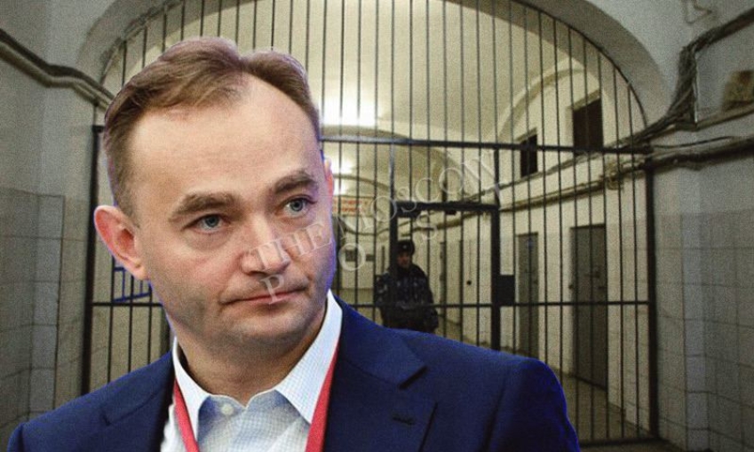 Мосгорсуд перевел экс-замглавы Минцифры Паршина из-под домашнего ареста в СИЗО
