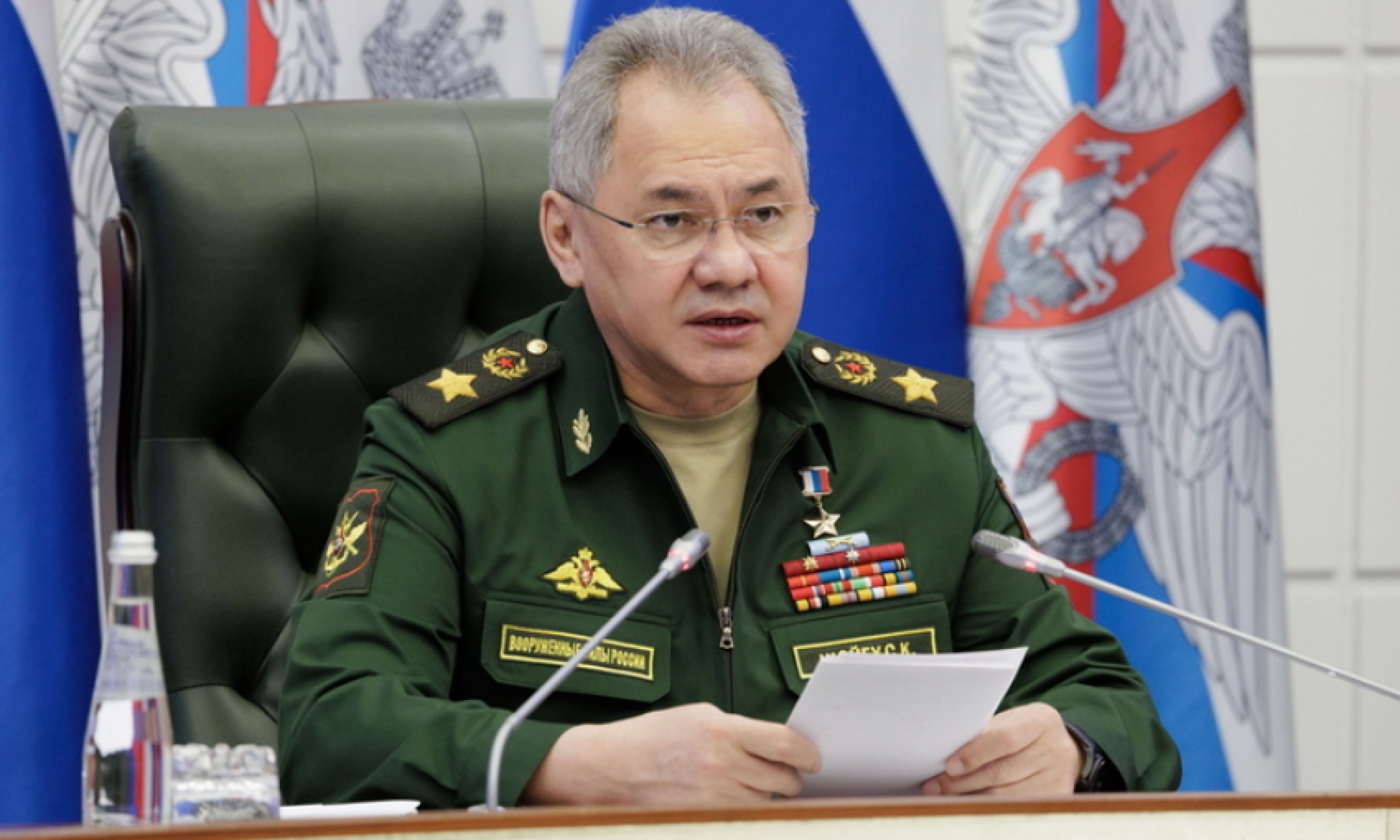 Сергей Шойгу представил к наградам экипаж танка, который остановил колону украинских боевиков