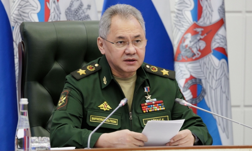 Сергей Шойгу представил к наградам экипаж танка, который остановил колону украинских боевиков