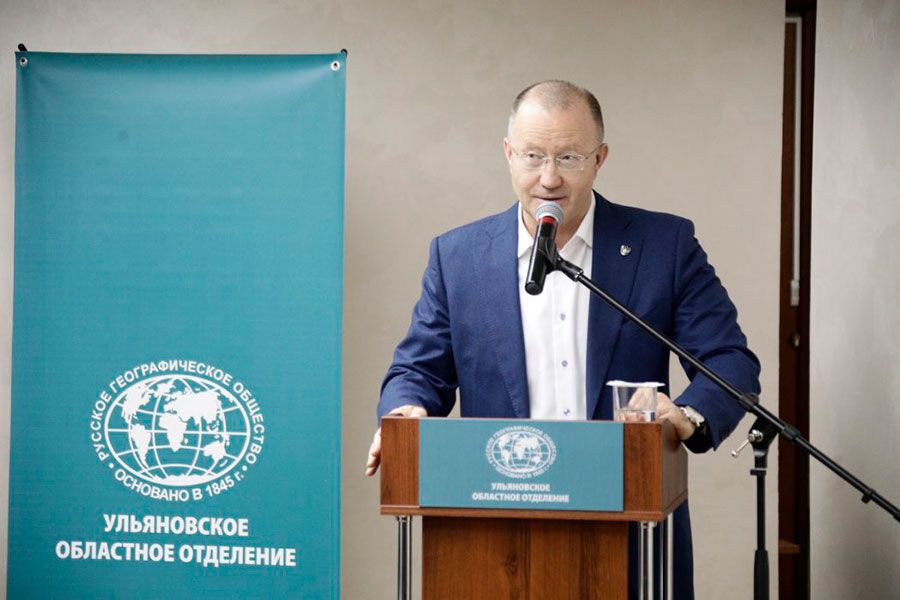 Слуга двух губернаторов: Александр Гашков и губернатор Солодов осваивают соцбюджет Слуга двух губернаторов: Александр Гашков и губернатор Солодов осваивают соцбюджет