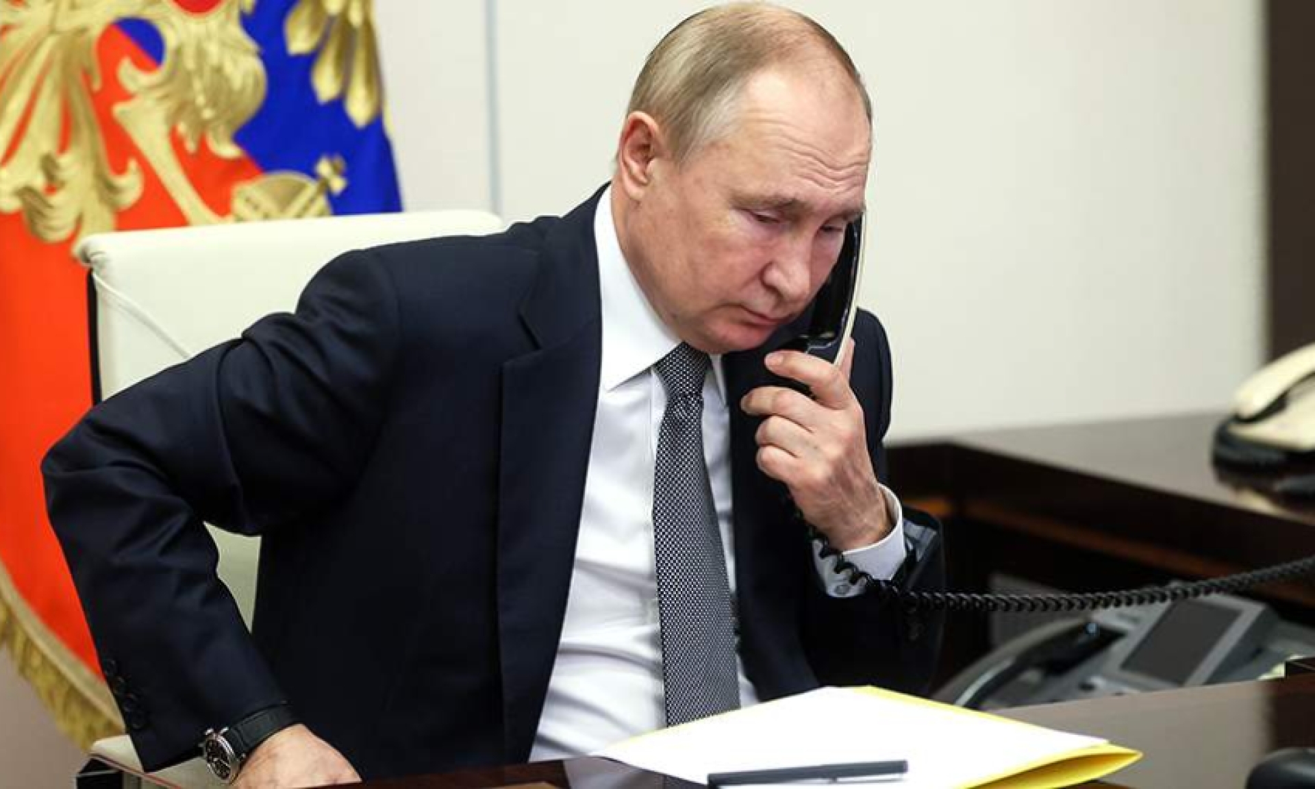 "Запах" Газы далек от умиротворения