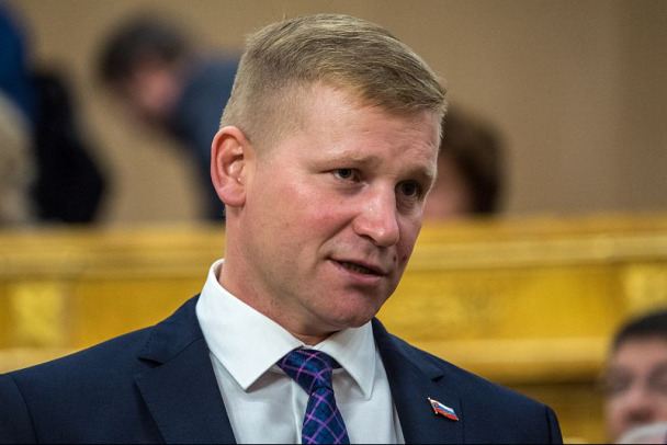 Дрозденко стучится в "Октагон": издание вышло Дрозденко лесом Дрозденко стучится в "Октагон": издание вышло Дрозденко лесом