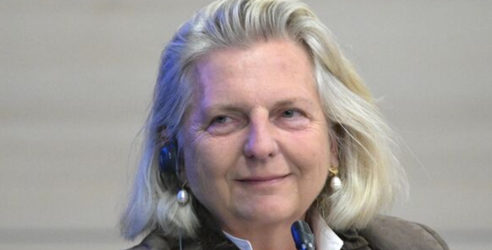 Бывшая глава МИД Австрии Кнайсль удивилась дружелюбию россиян