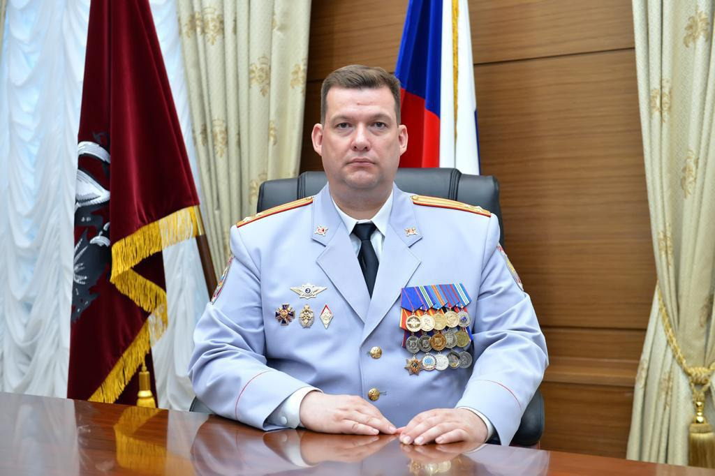 Колокольцев своих не сдает: генерал Строганов прикрылся земляками министра Колокольцев своих не сдает: генерал Строганов прикрылся земляками министра
