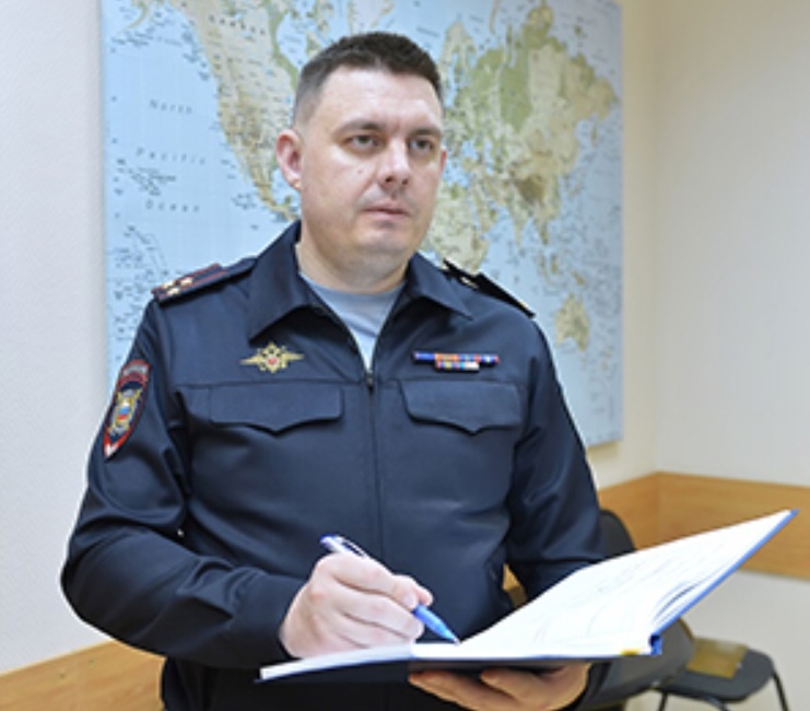 В секретарши я бы пошел: дела генерала Строганова приняла подчиненная В секретарши я бы пошел: дела генерала Строганова приняла подчиненная