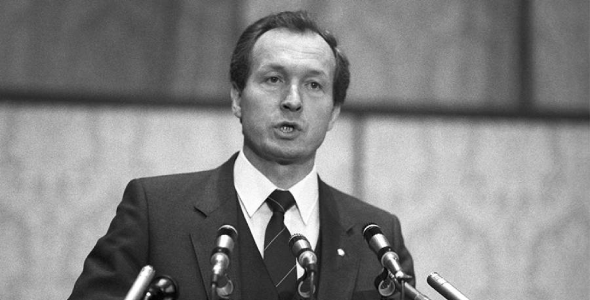 Скончался бывший глава ЦК ВЛКСМ Виктор Мишин
