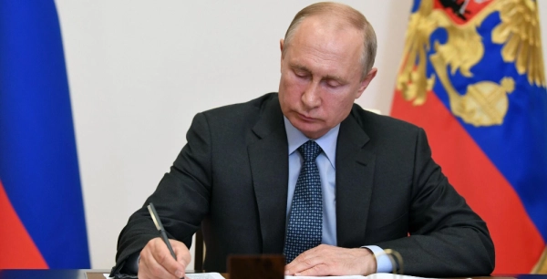 Владимир Путин подписал закон о запрете рекламы на ресурсах нежелательных организаций