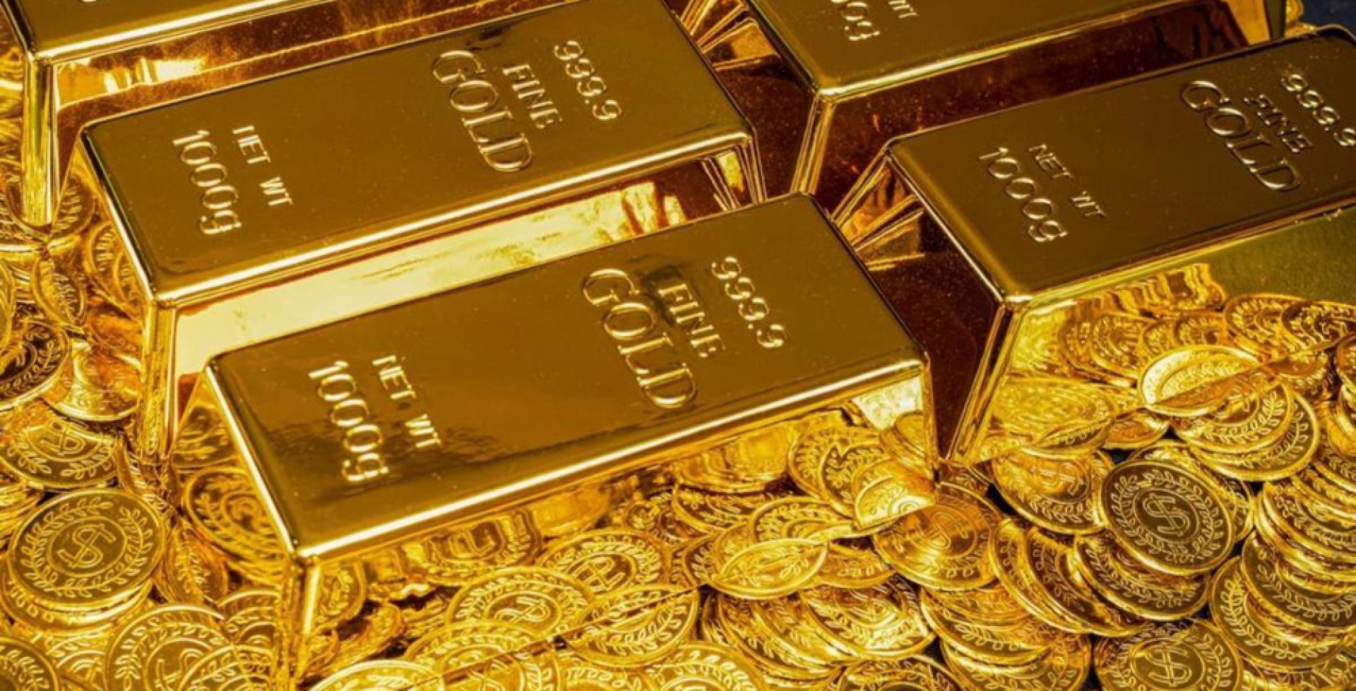 Стоимость золота впервые в истории превысила 3500 долларов
