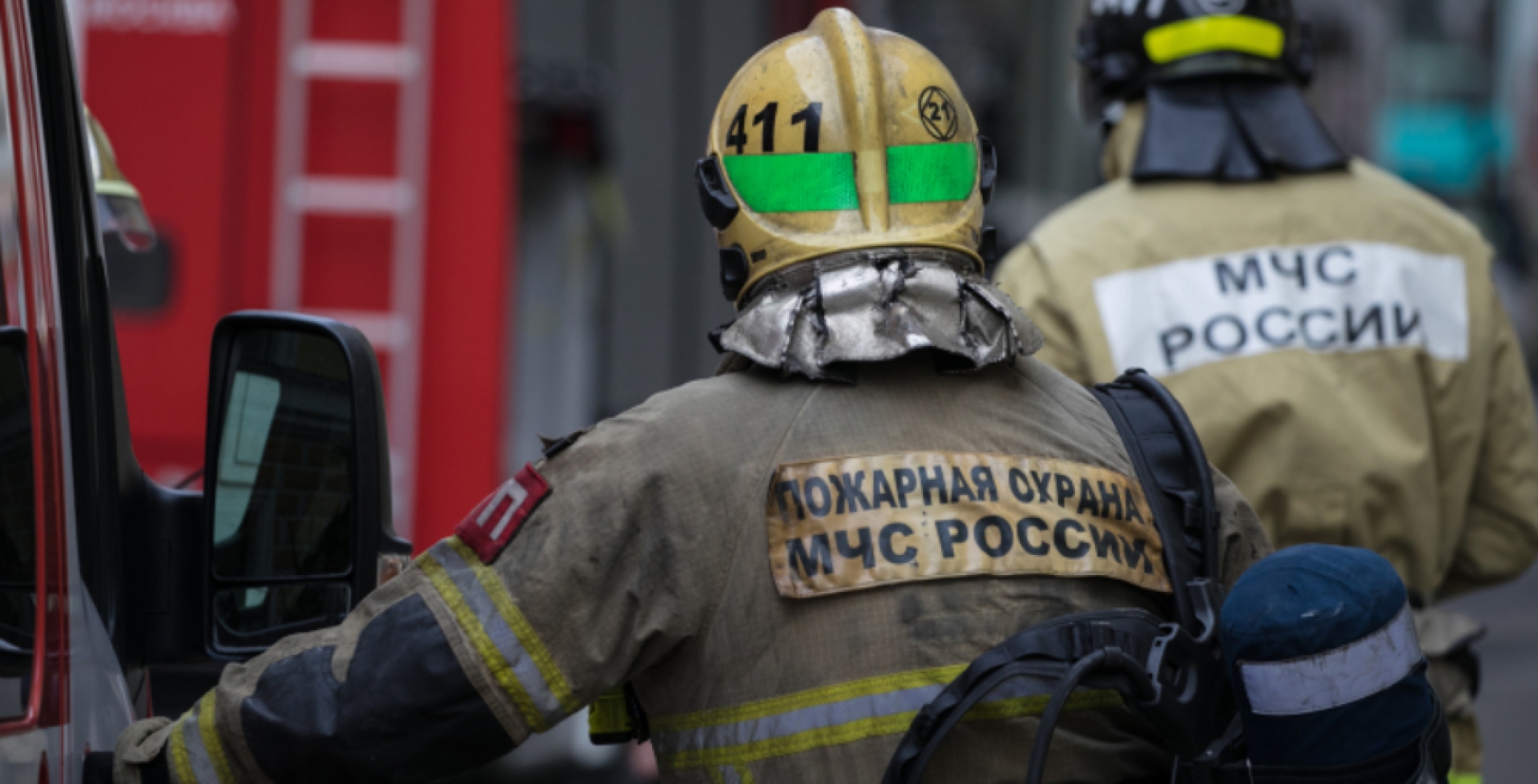 Двое сотрудников МЧС погибли при атаке ВСУ во время тушения пожара в Луганске