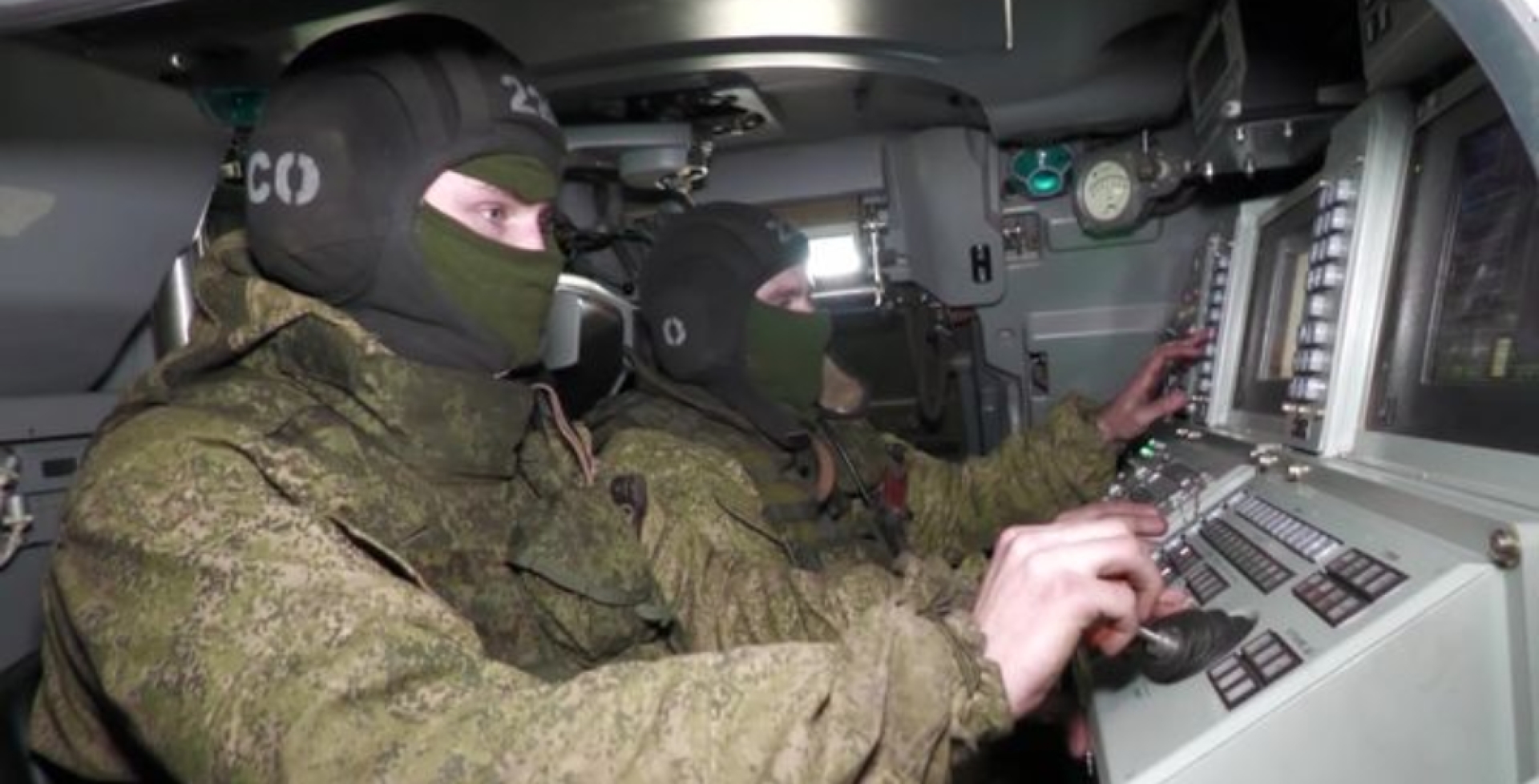 Минобороны РФ: ПВО ночью перехватили 12 украинских дронов над Черным морем и Белгородской областью