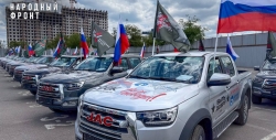 Народный фронт совместно с ССК передал 50 пикапов российским бойцам на передовой