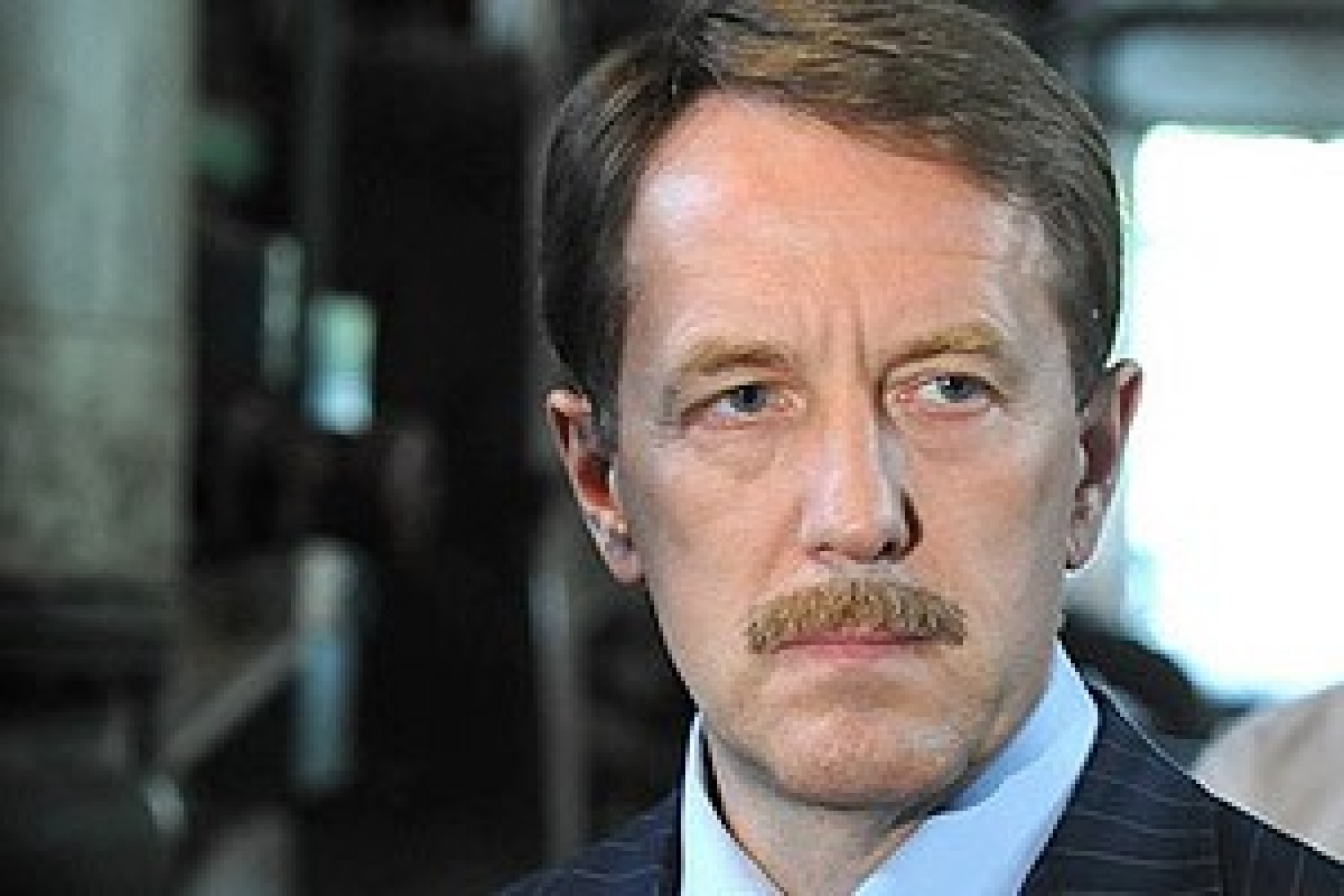 Губернатор Гордеев вписался в "Систему"?