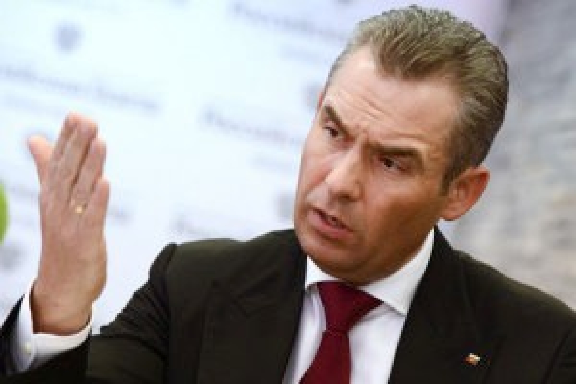 Павел Астахов больше не "доктор"?