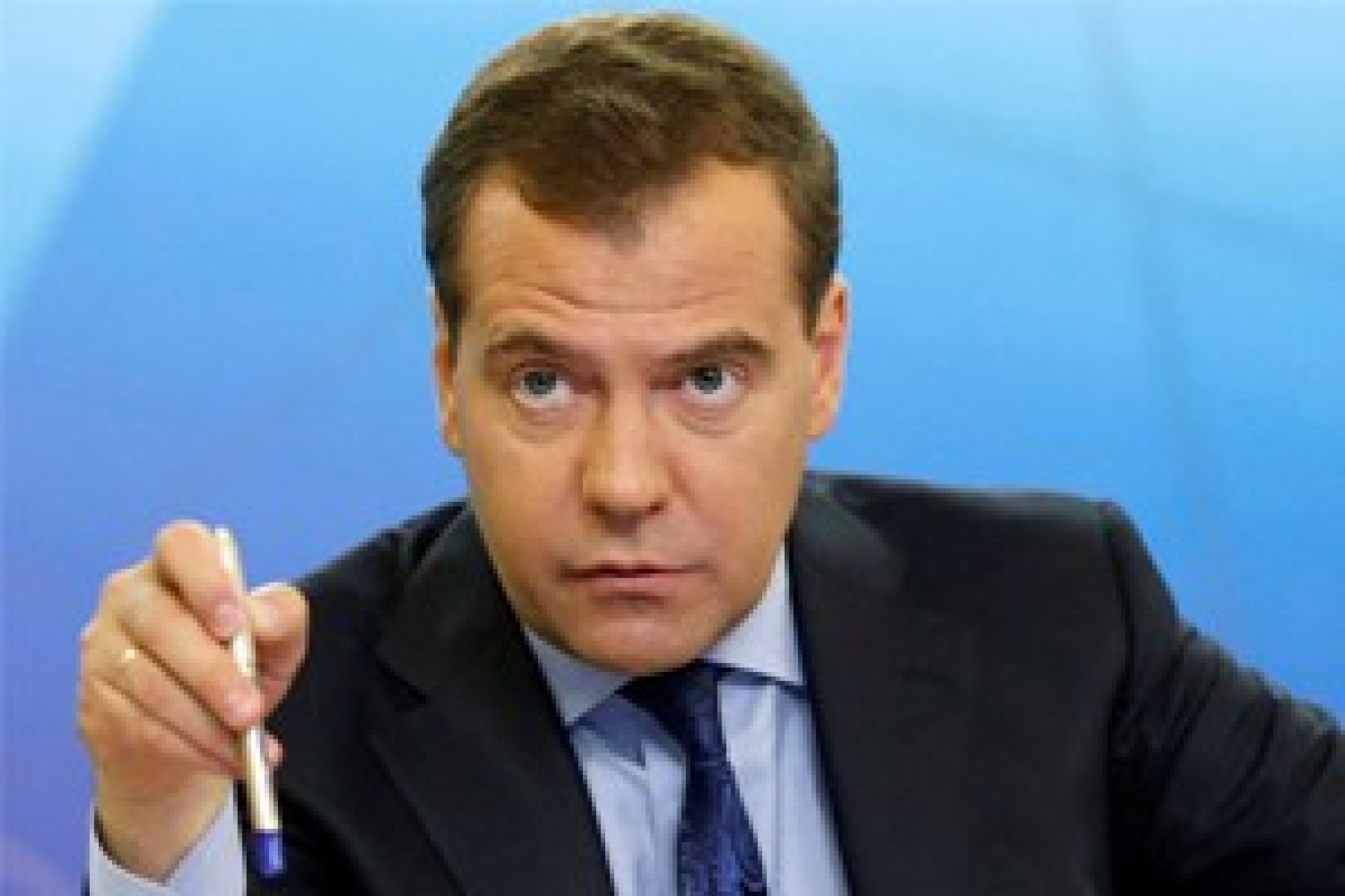 Медведев – Ксензову: включите мозги